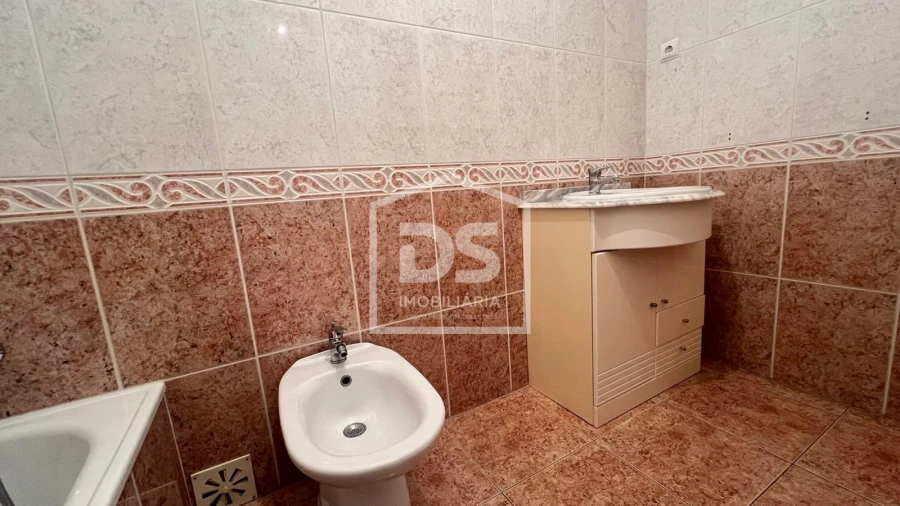 Apartamento T6 para Venda em Viseu Foto 16