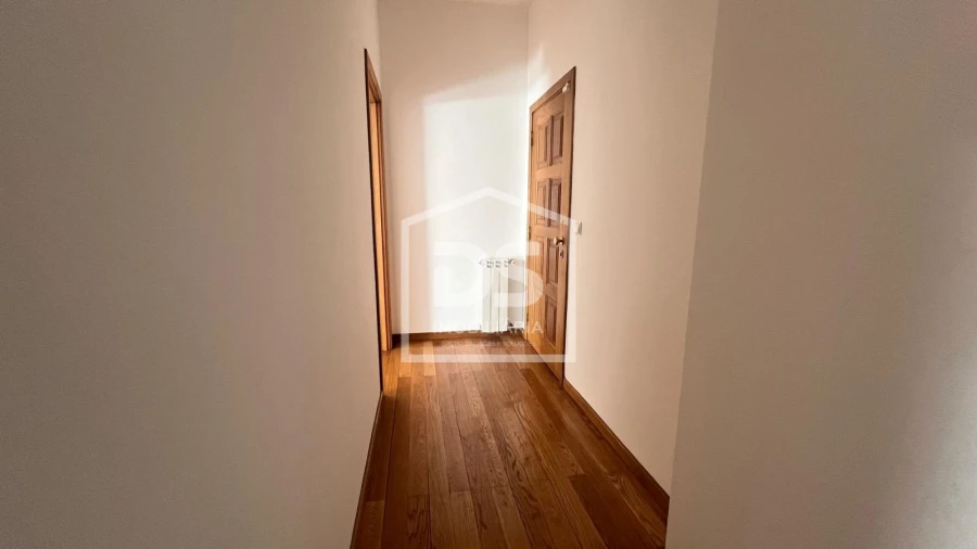 Apartamento T6 para Venda em Viseu Foto 40