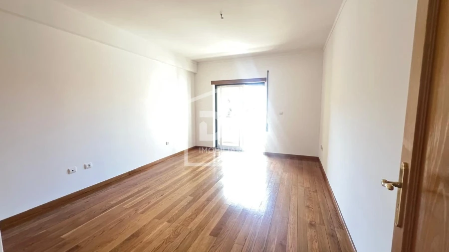 Apartamento T6 para Venda em Viseu Foto 10
