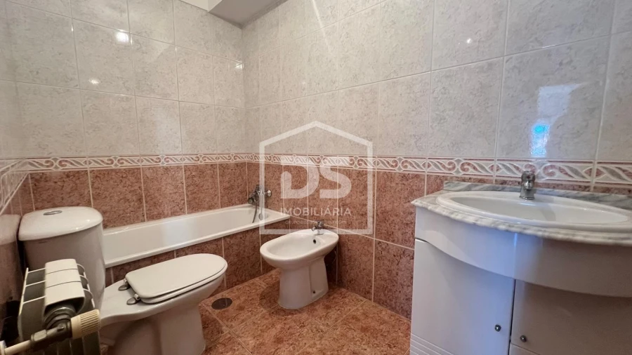 Apartamento T6 para Venda em Viseu Foto 14