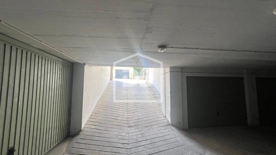 Apartamento T6 para Venda em Viseu Foto 44