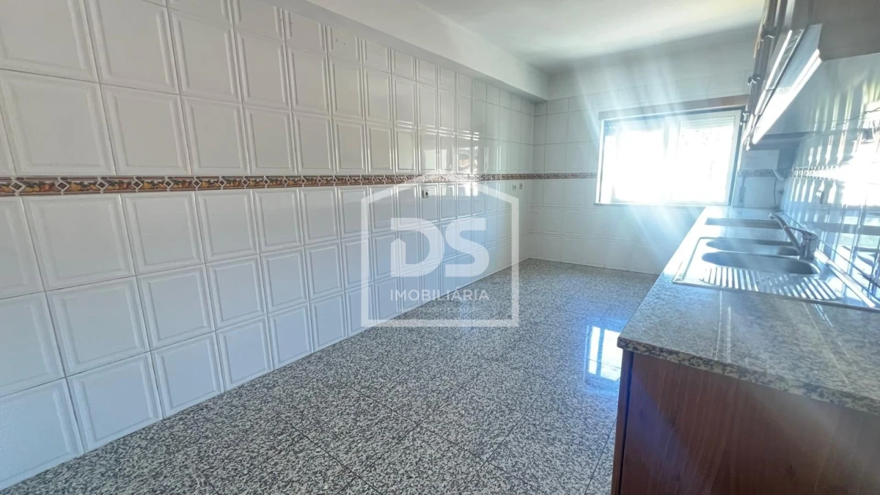 Apartamento T6 para Venda em Viseu Foto 7