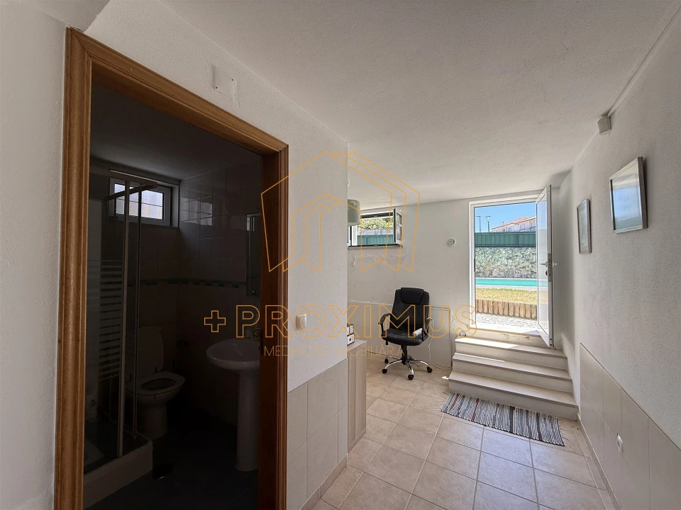 Moradia T4 para Venda em Tavarede Foto 32