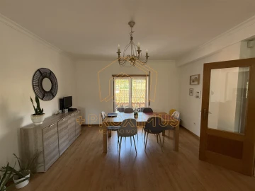 Moradia T4 para Venda em Tavarede