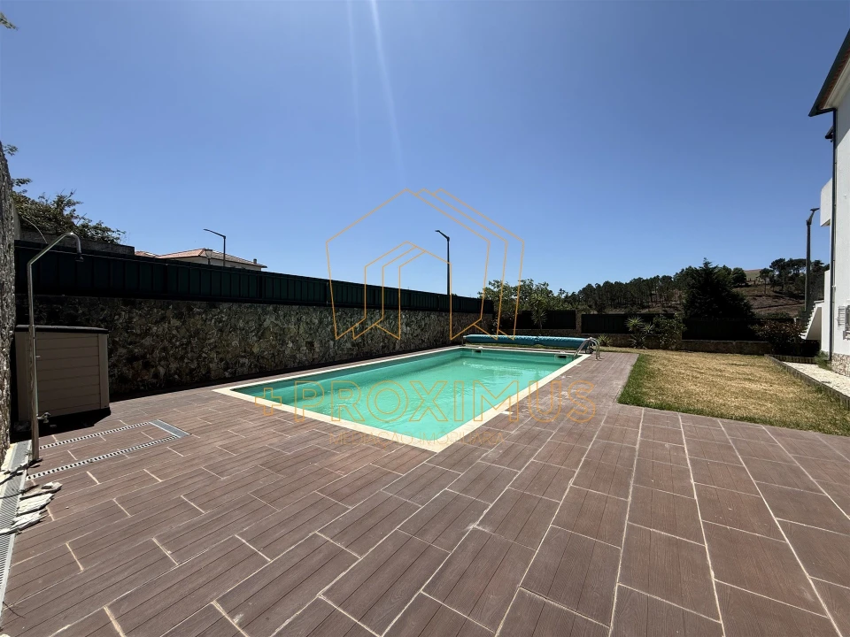 Moradia T4 para Venda em Tavarede Foto 6