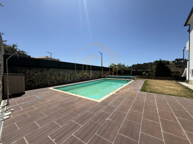 Moradia T4 para Venda em Tavarede Foto 6