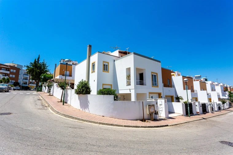 Moradia T3 para Venda em Tavira (Santa Maria e Santiago) Foto 4