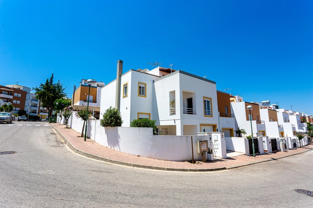 Moradia T3 para Venda em Tavira (Santa Maria e Santiago) Foto 4