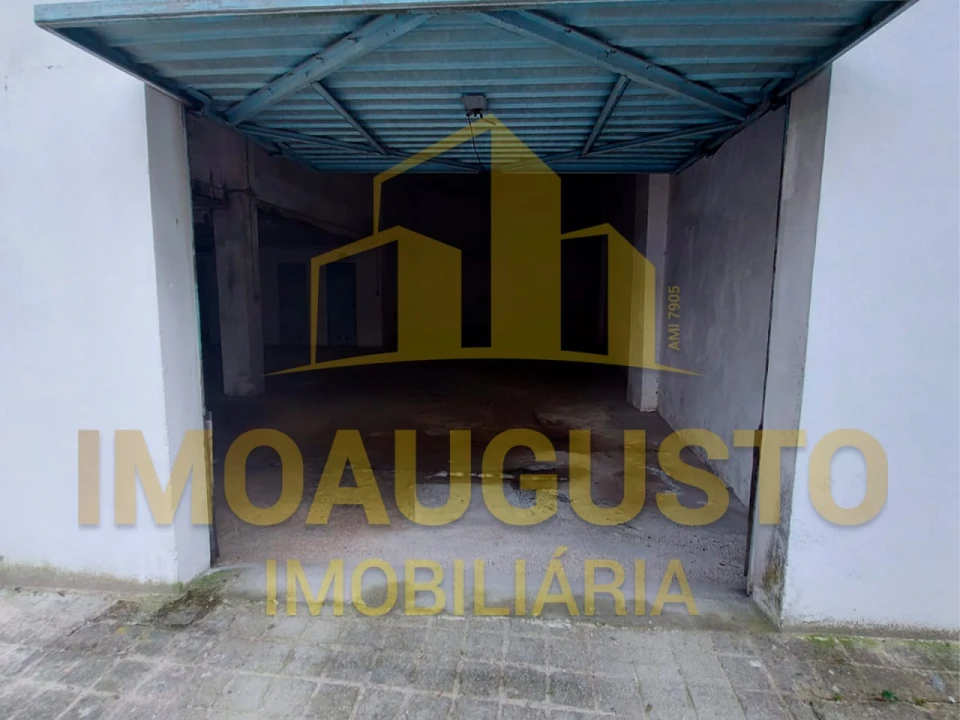 Garagem para Arrendamento em Guarda Foto 2