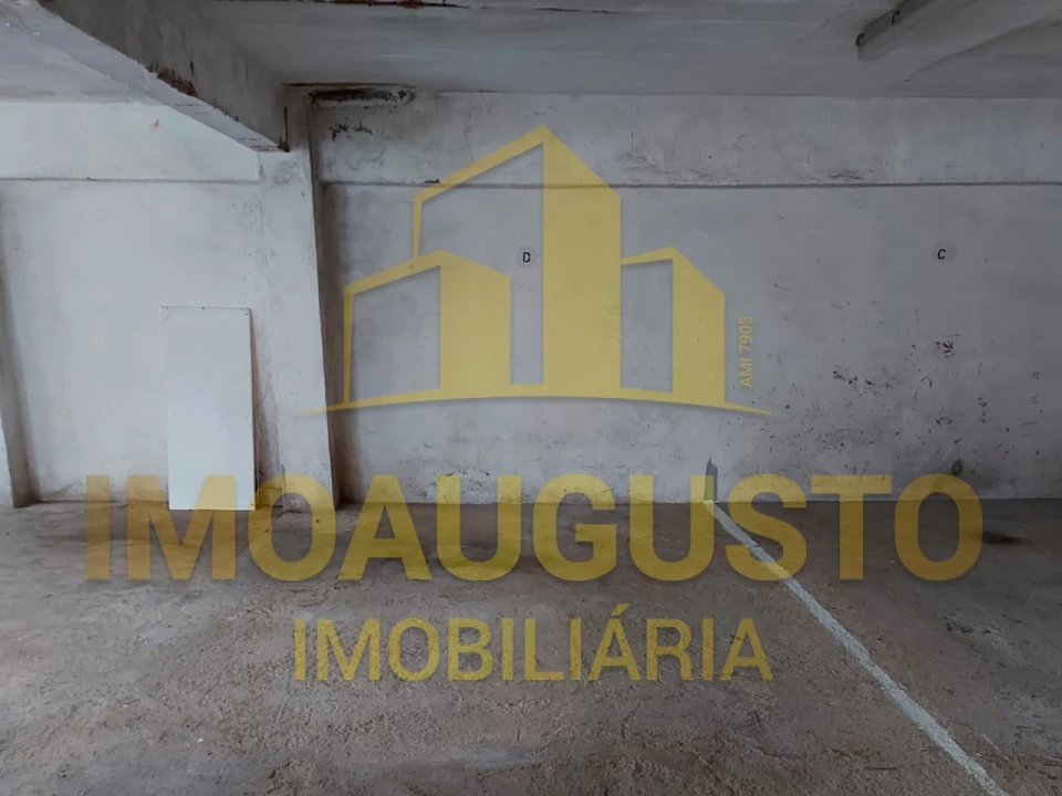 Garagem para Arrendamento em Guarda Foto 4