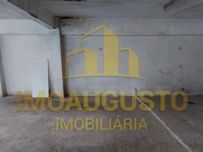 Garagem para Arrendamento em Guarda Foto 4