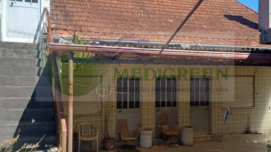 Moradia T2 para Venda em Silva Escura e Dornelas