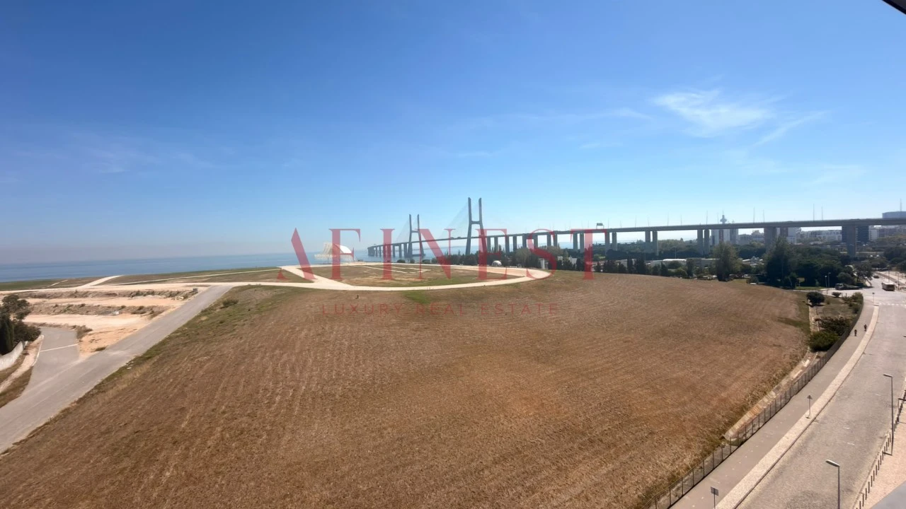Apartamento T2 para Venda em Parque das Nações Foto 57