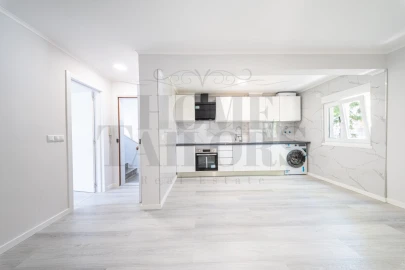 Apartamento T3 para Venda em Laranjeiro e Feijó
