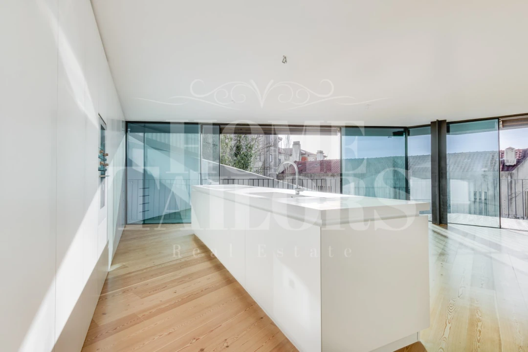 Apartamento T2 para Arrendamento em Misericórdia Foto 3