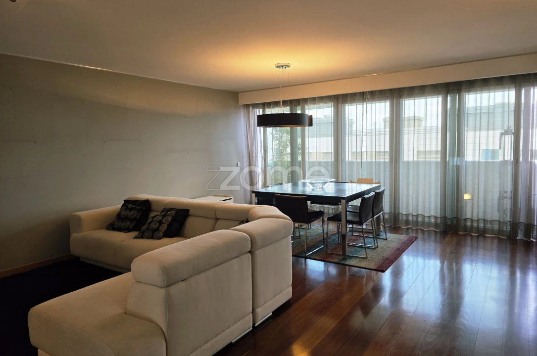 Apartamento T3 para Venda em Ramalde Foto 3
