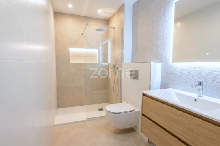 Apartamento T2 para Venda em Aldoar, Foz do Douro e Nevogilde Foto 14