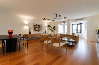 Apartamento T3 para Venda em Campolide