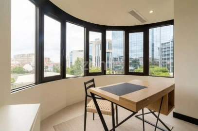 Apartamento T3 para Venda em Campolide