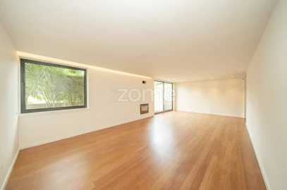Moradia T4 para Venda em Arcozelo