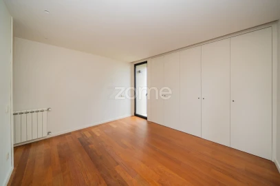 Moradia T4 para Venda em Arcozelo
