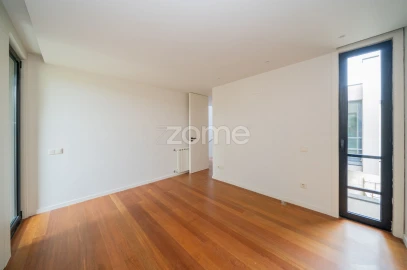 Moradia T4 para Venda em Arcozelo