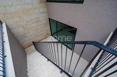 Moradia T4 para Venda em Arcozelo