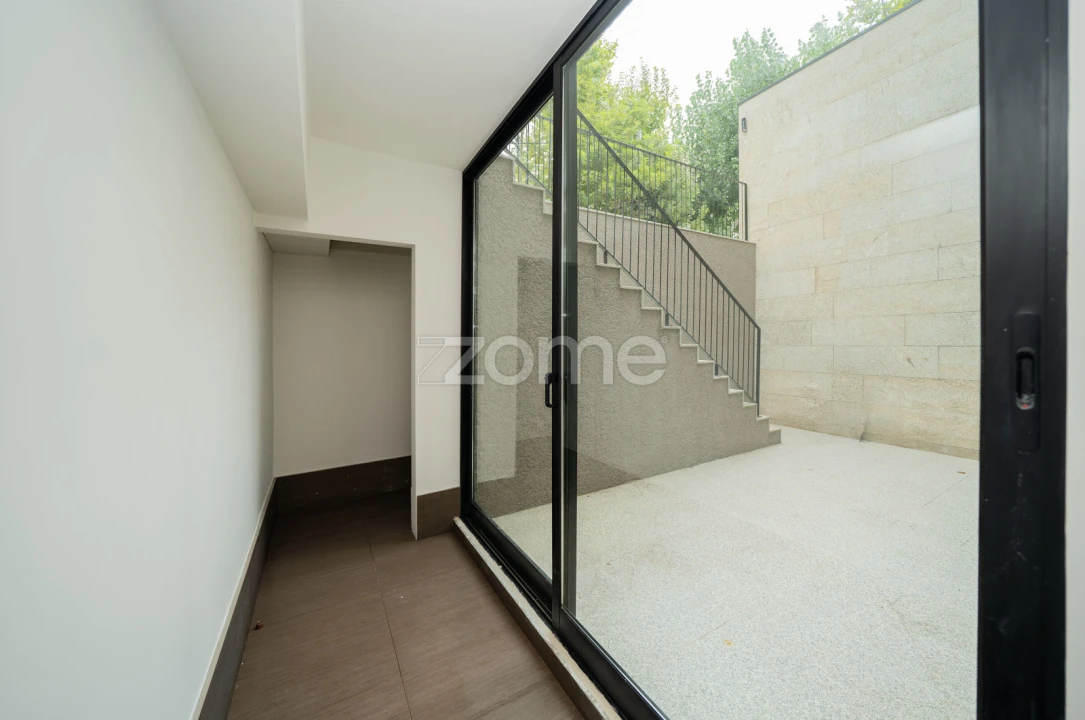 Moradia T4 para Venda em Arcozelo Foto 26