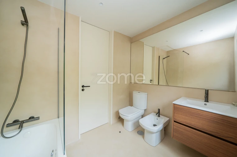 Moradia T4 para Venda em Arcozelo Foto 20
