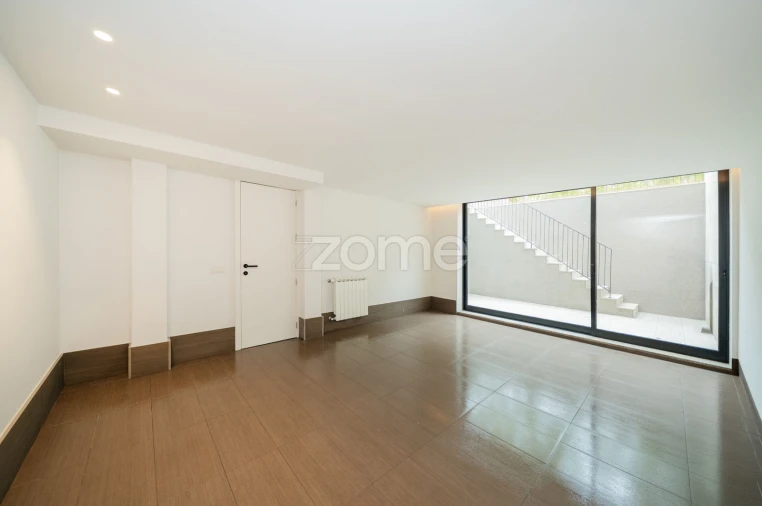 Moradia T4 para Venda em Arcozelo Foto 28