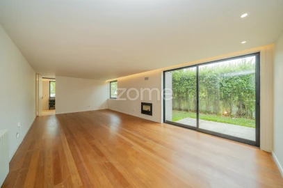 Moradia T4 para Venda em Arcozelo