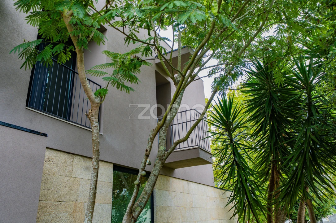 Moradia T4 para Venda em Arcozelo Foto 4
