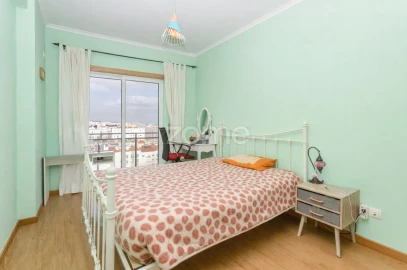 Apartamento T3 para Venda em Corroios