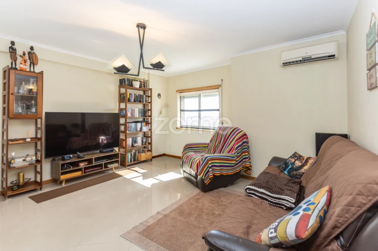 Apartamento T3 para Venda em Corroios Foto 3