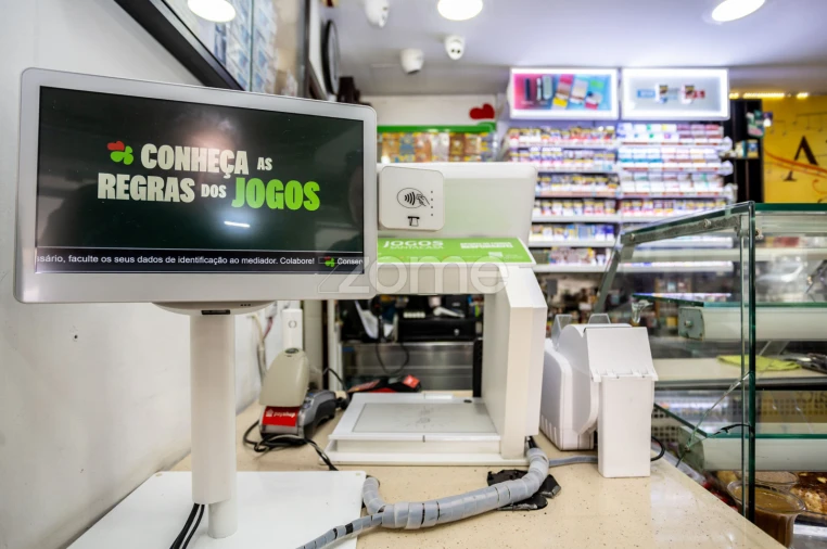 Negócio para Venda em Amora Foto 18