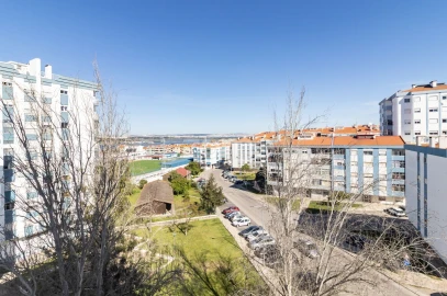 Apartamento T3 para Venda em Seixal, Arrentela e Aldeia de Paio Pires