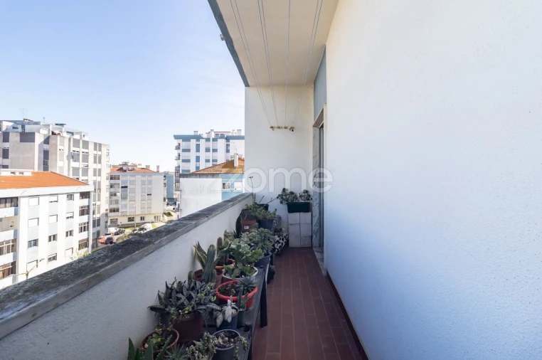 Apartamento T3 para Venda em Seixal, Arrentela e Aldeia de Paio Pires Foto 6