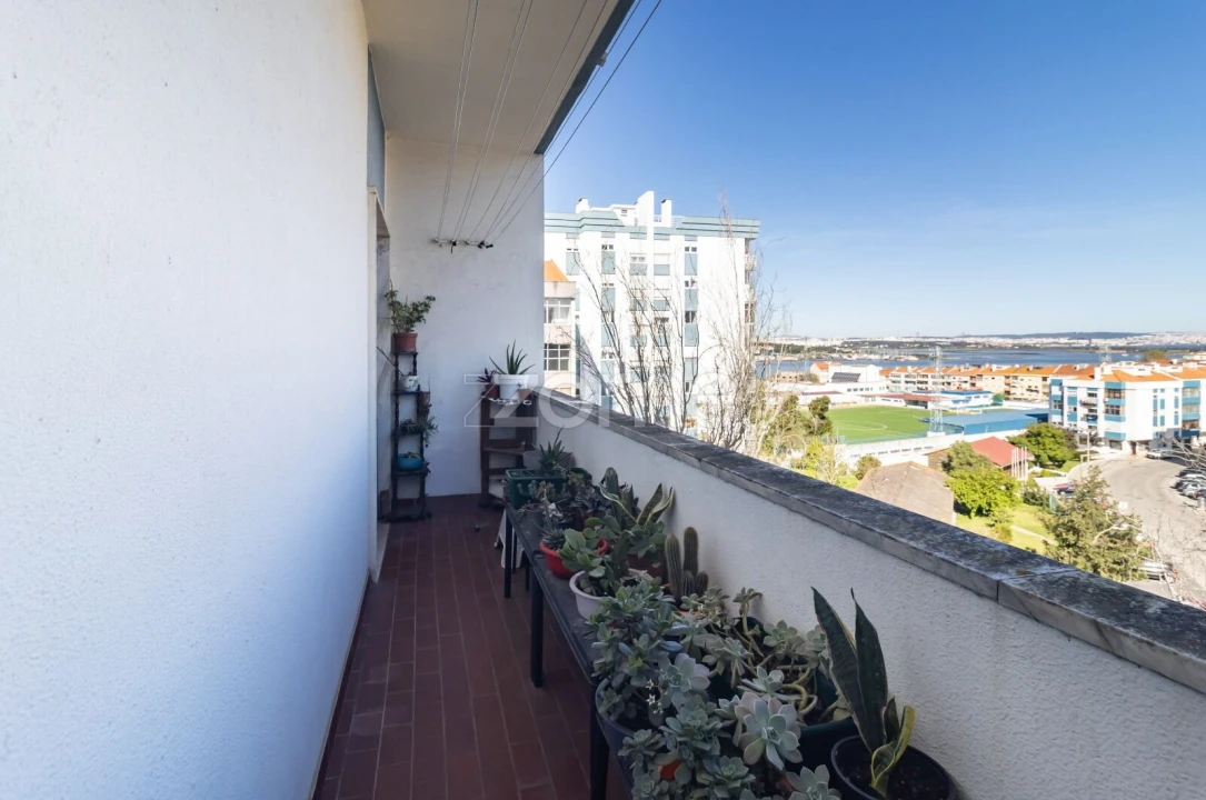 Apartamento T3 para Venda em Seixal, Arrentela e Aldeia de Paio Pires Foto 7