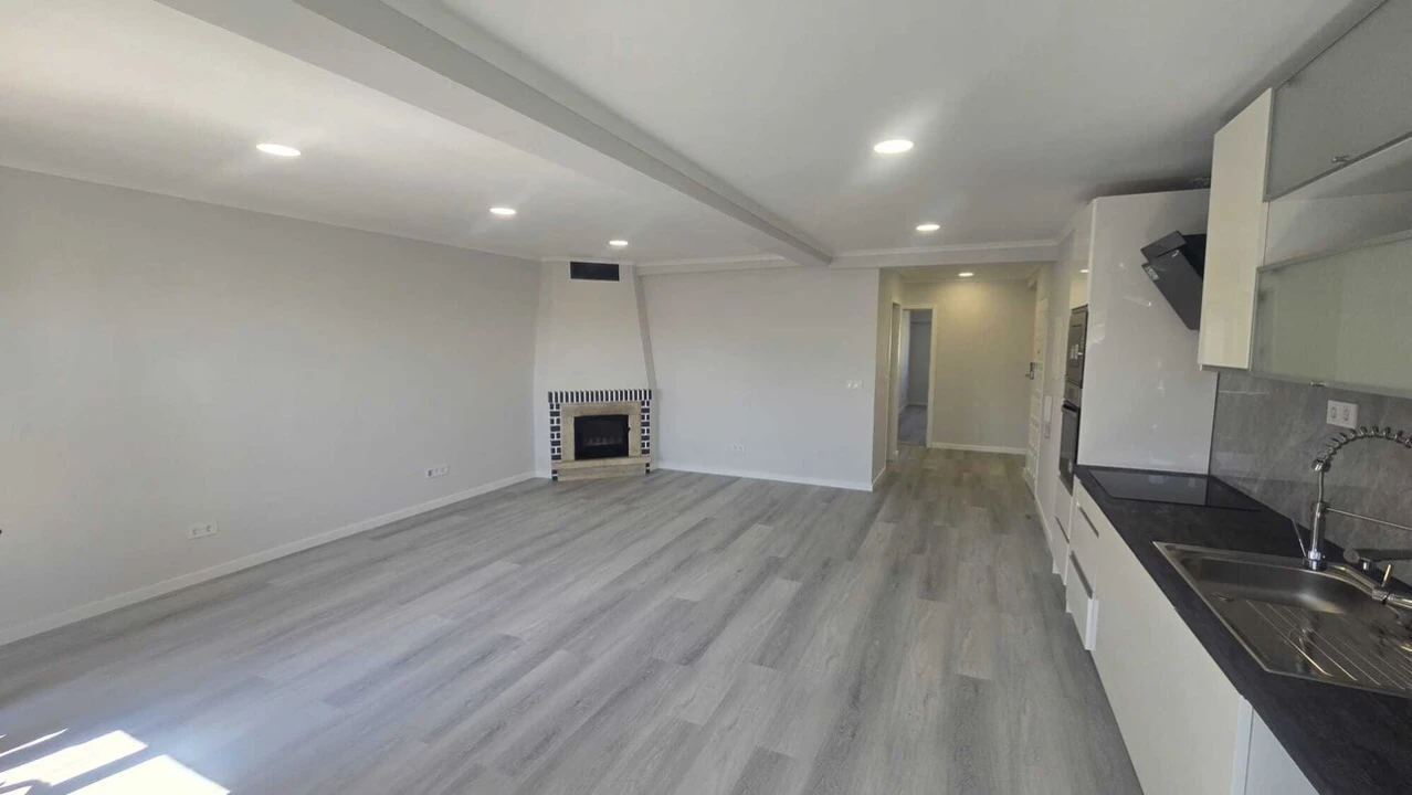 Apartamento T4 para Venda em Amora Foto 1