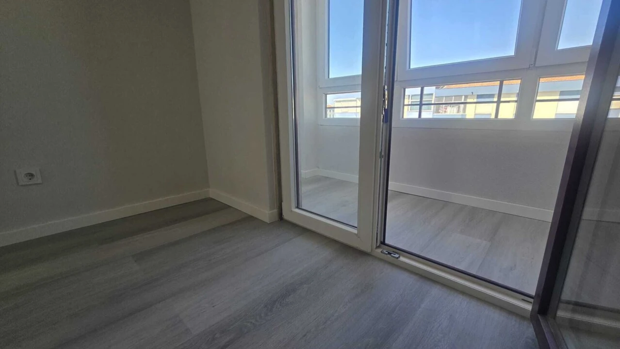 Apartamento T4 para Venda em Amora Foto 7