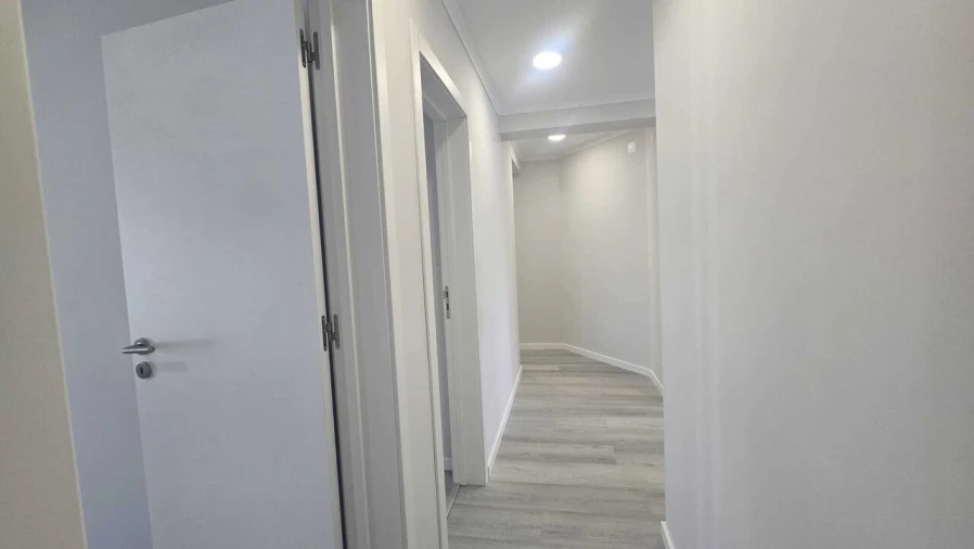 Apartamento T4 para Venda em Amora Foto 9