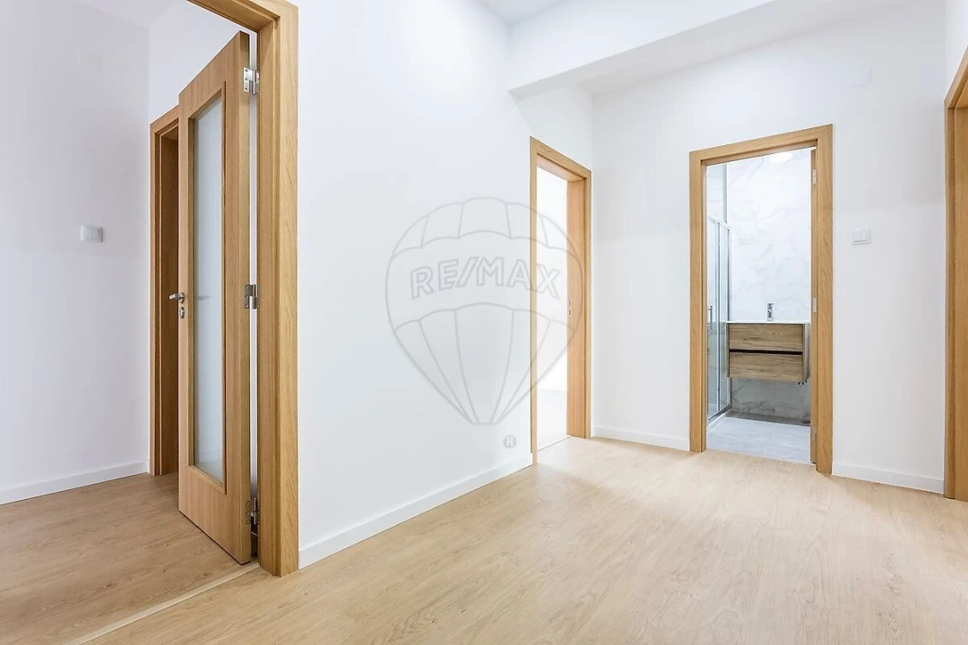 Apartamento T2 para Venda em Ajuda Foto 3