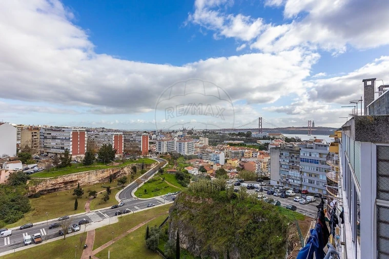 Apartamento T2 para Venda em Ajuda Foto 18