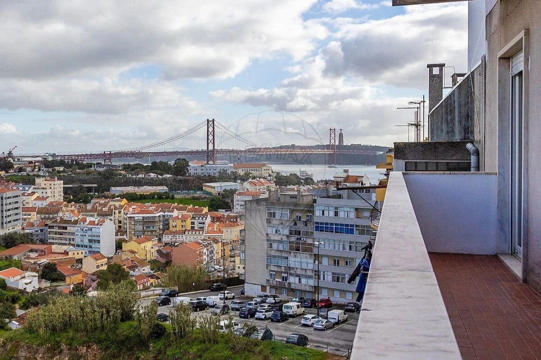 Apartamento T2 para Venda em Ajuda Foto 17