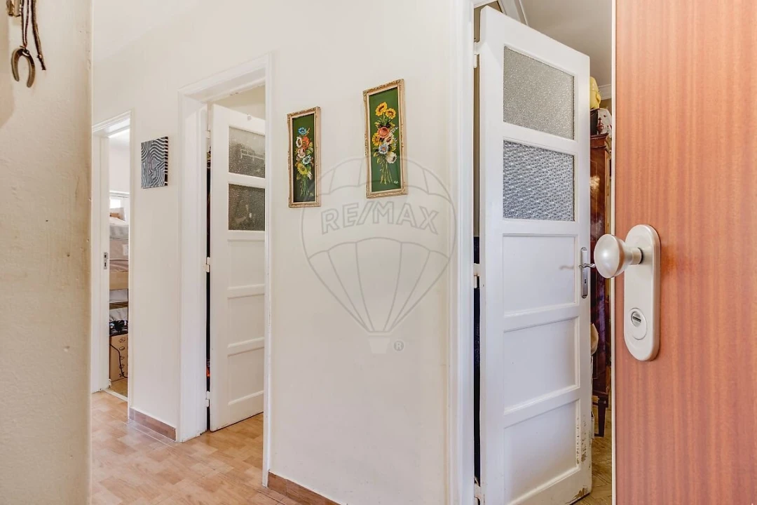 Apartamento T6 para Venda em Queluz e Belas Foto 11