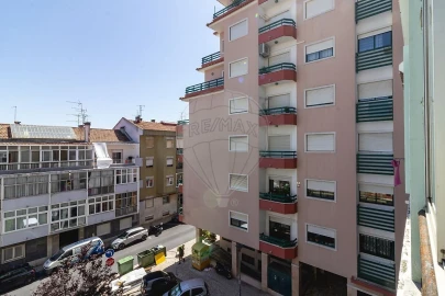Apartamento T6 para Venda em Queluz e Belas