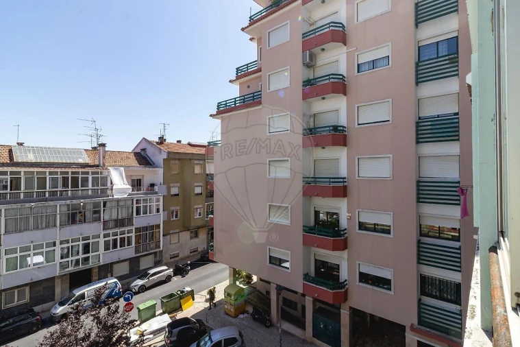 Apartamento T6 para Venda em Queluz e Belas Foto 16