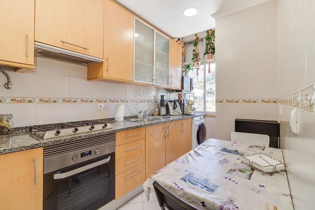 Apartamento T6 para Venda em Queluz e Belas Foto 2
