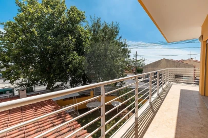 Moradia T4 para Venda em Camarate, Unhos e Apelação