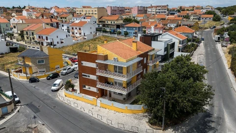 Moradia T4 para Venda em Camarate, Unhos e Apelação